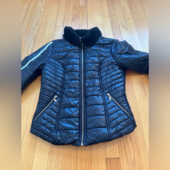 Guess Women's Faux Fur Trim Jacket Black Shiny Winter/Fall Packable Coat Size M - Picture 16 of 17